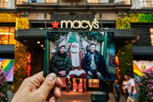 New York adventures became part of the friendship between Mo Lin, left, and Tin Chin.